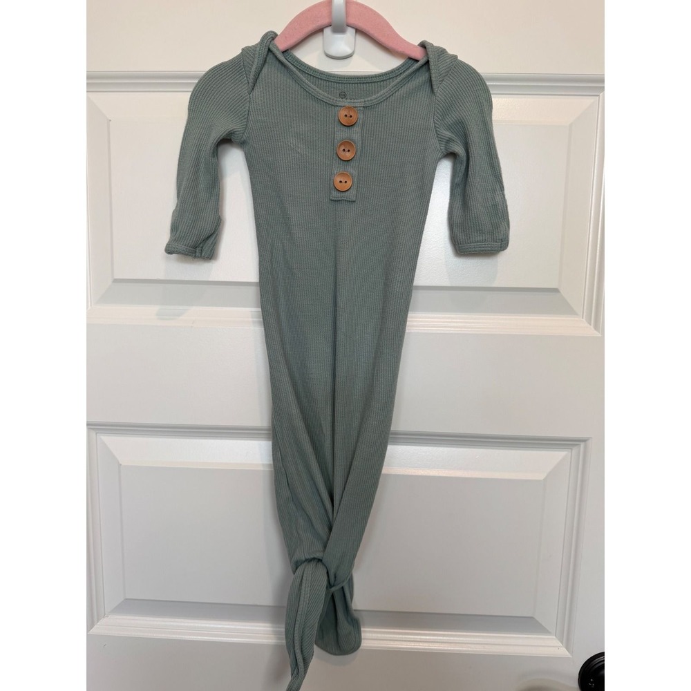 15.Caden Lane Sage Green Ribbed Bamboo Knotted Baby Gown Henley 0-3M